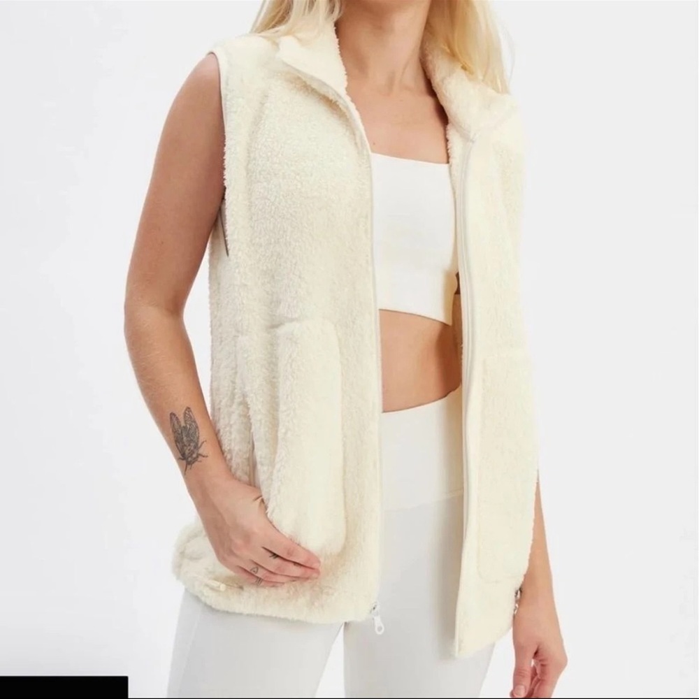 Girlfriend Collective Womens Cream Fleece Vest 5XL